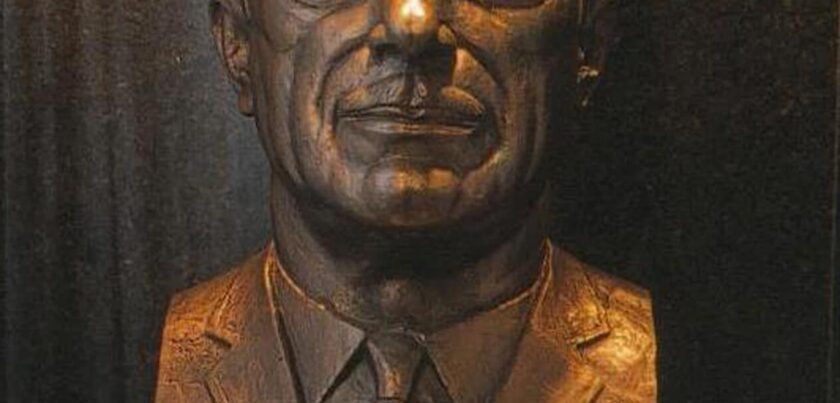 monument daniel johnson