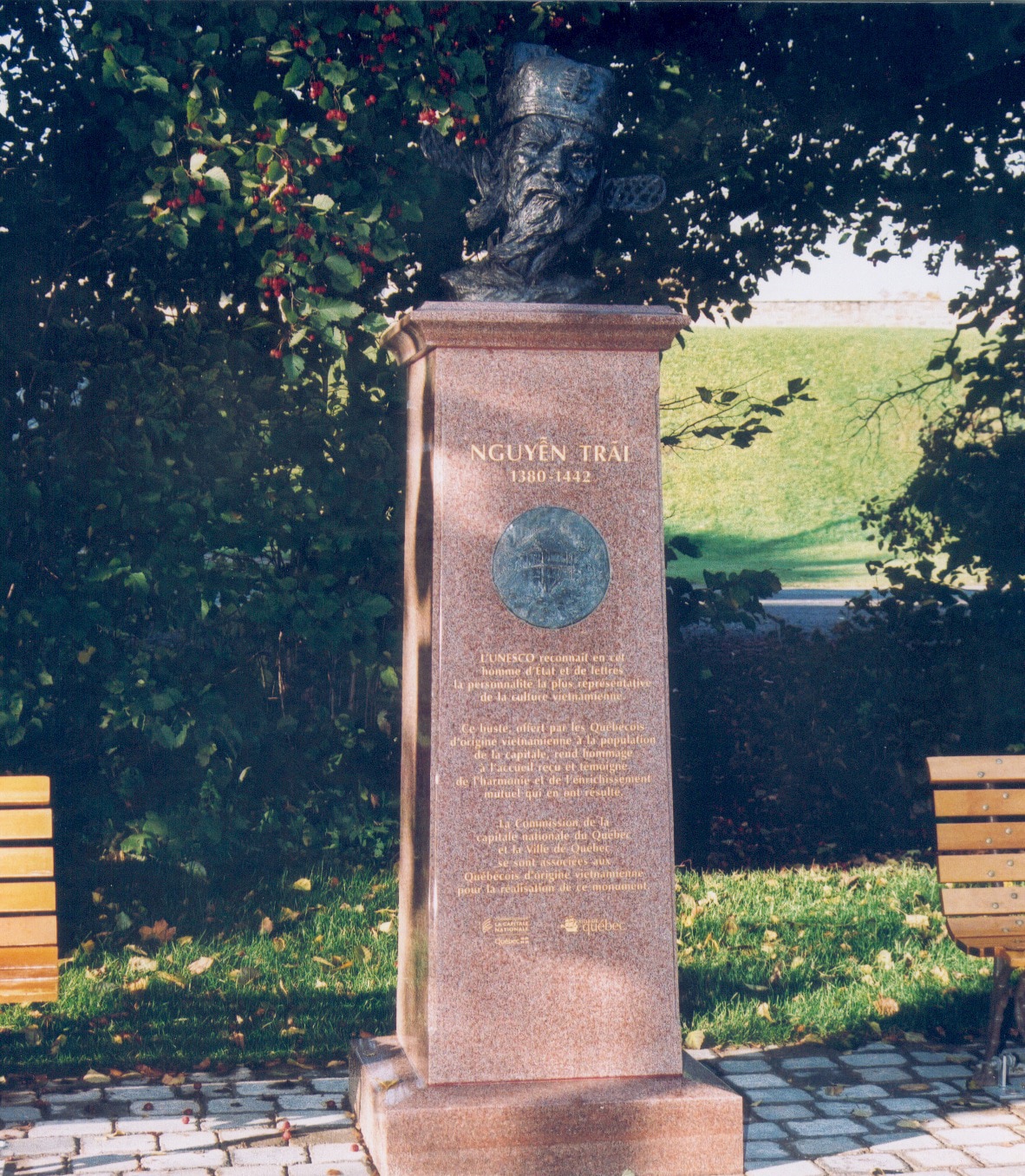 monument nguyen trai