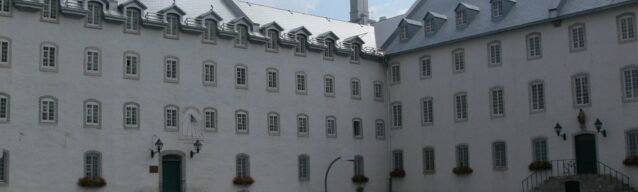 cour du vieux séminaire de québec