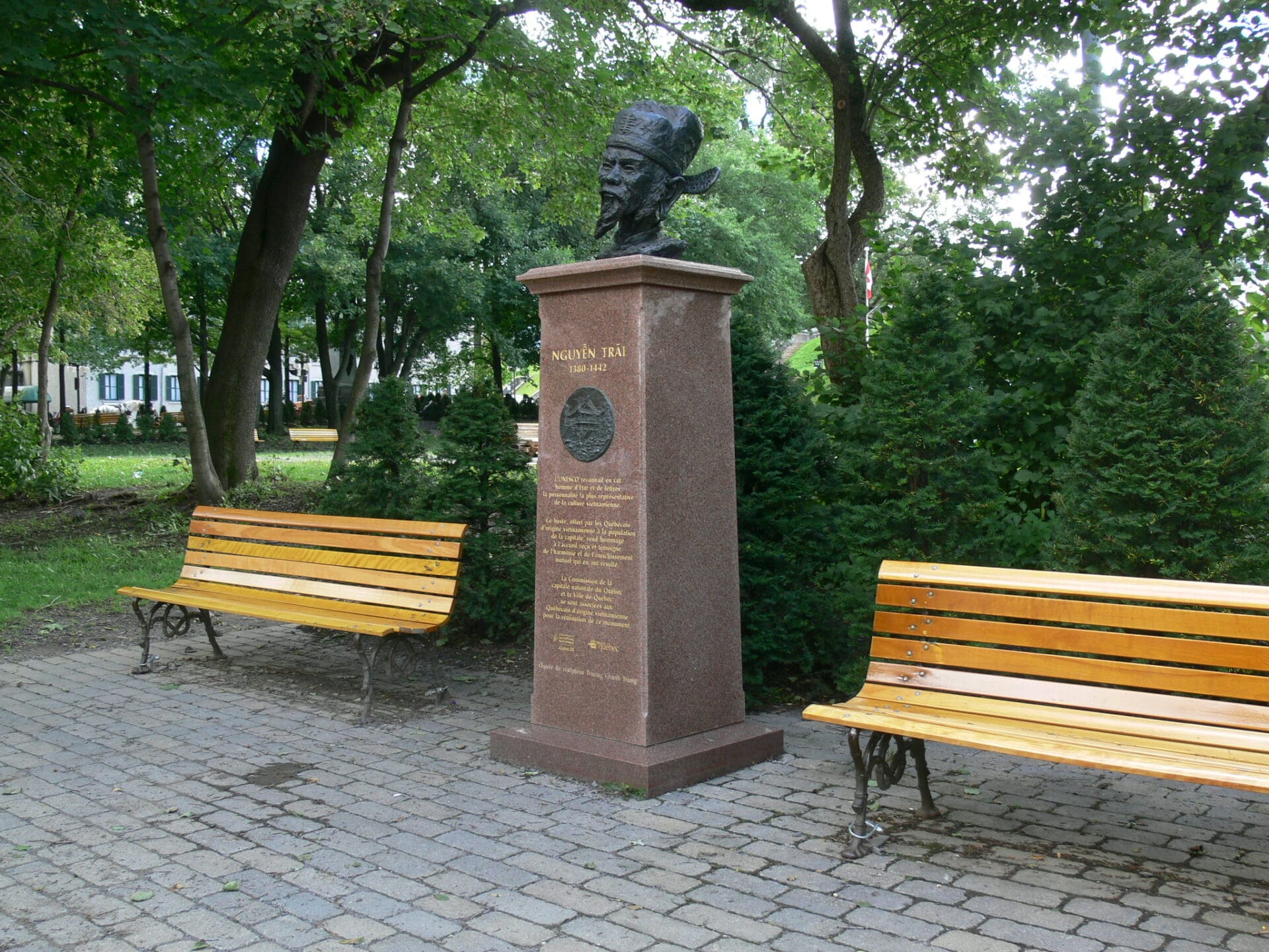 monument nguyen trai