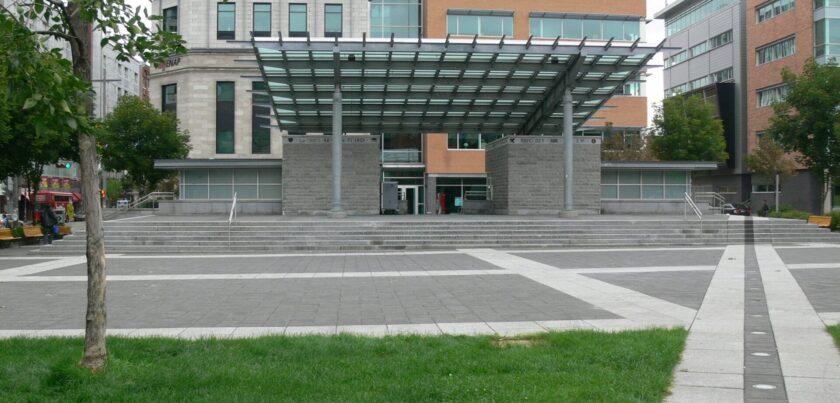 place de l'université du québec