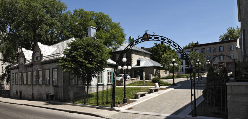 place de l'institut-canadien et chaussée des écossais
