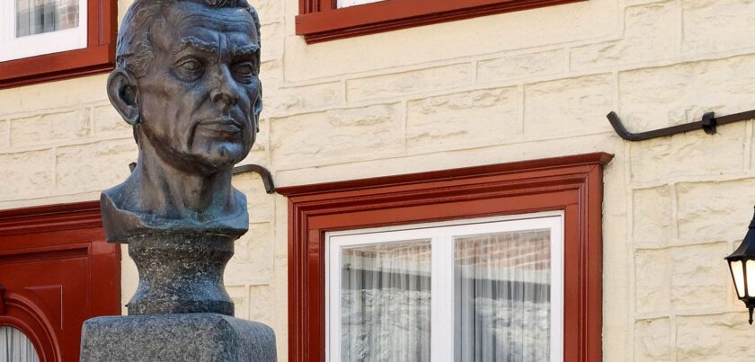 monument jean paul lemieux