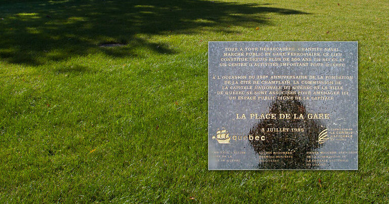 plaque place de la gare
